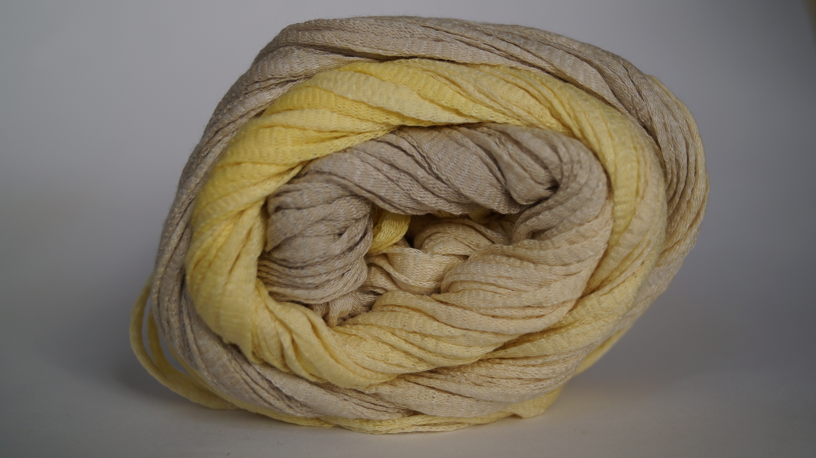 Lang Yarns SetaSol Farbe 13 zitronengelb-beige 100g