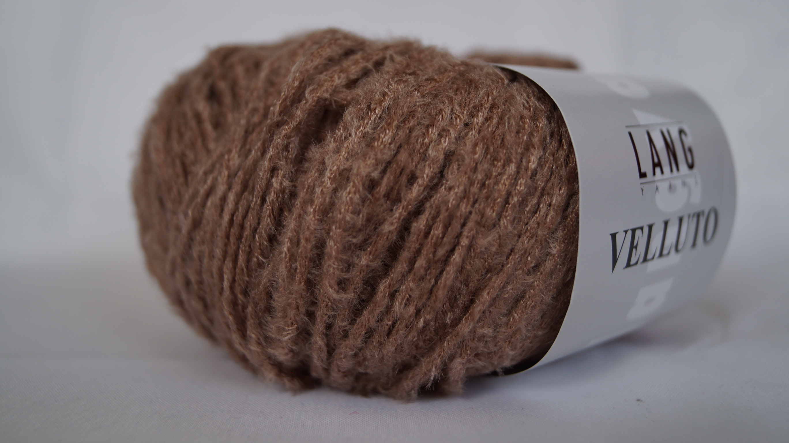 Lang Yarns Velluto Farbe 48