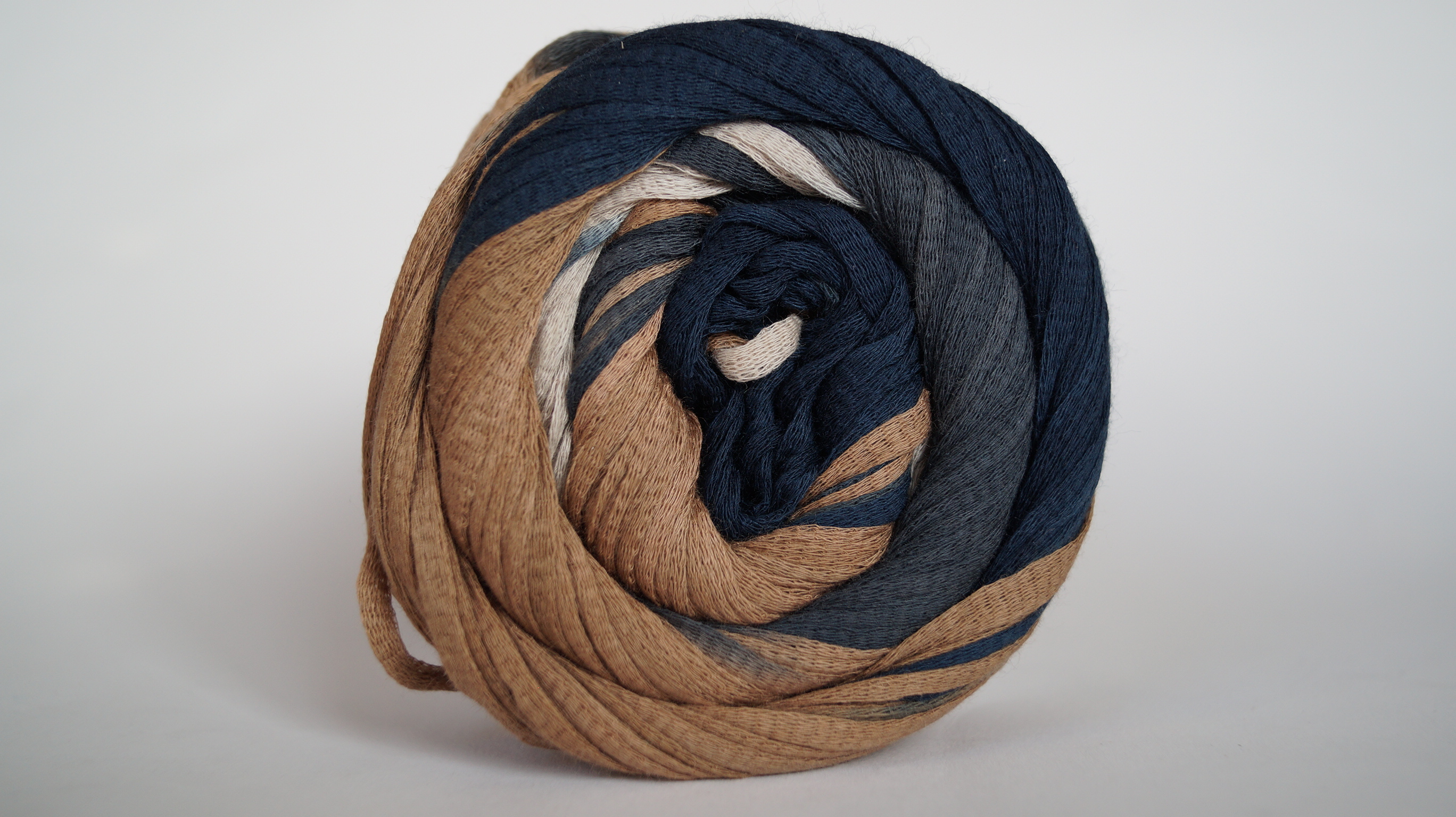 Arona:Farbe 126 beige-braun-dunkelblau - 100g