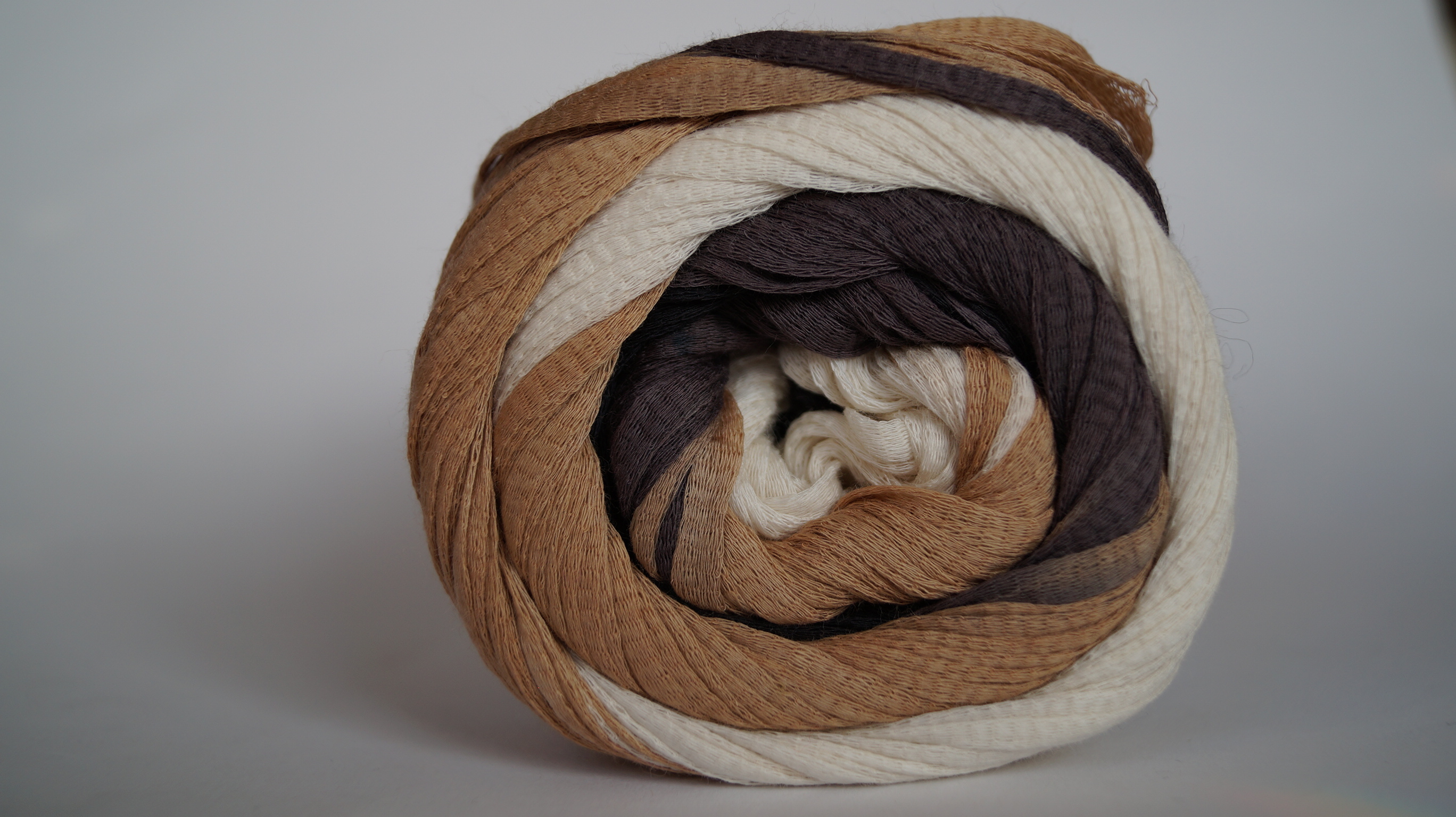 Arona:Farbe 127 beige-braun - 100g